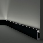 Плінтус IL10black 80х23 мм