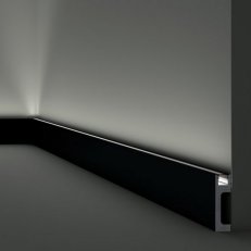 Плінтус IL10black 80х23 мм